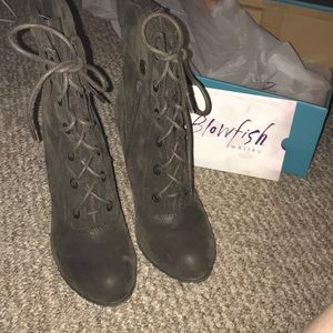 Blowfish Wedges ❤️